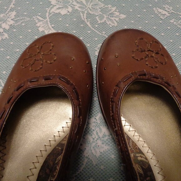 PRETTY GIRL TOOLED TEXTURED LEATHER LOOK WEDGED SHOES 7 - Picture 8 of 12